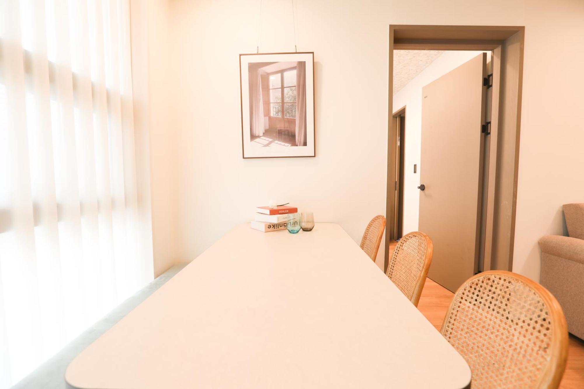 Hongik Univ Station Wave Family #1 Apartment *