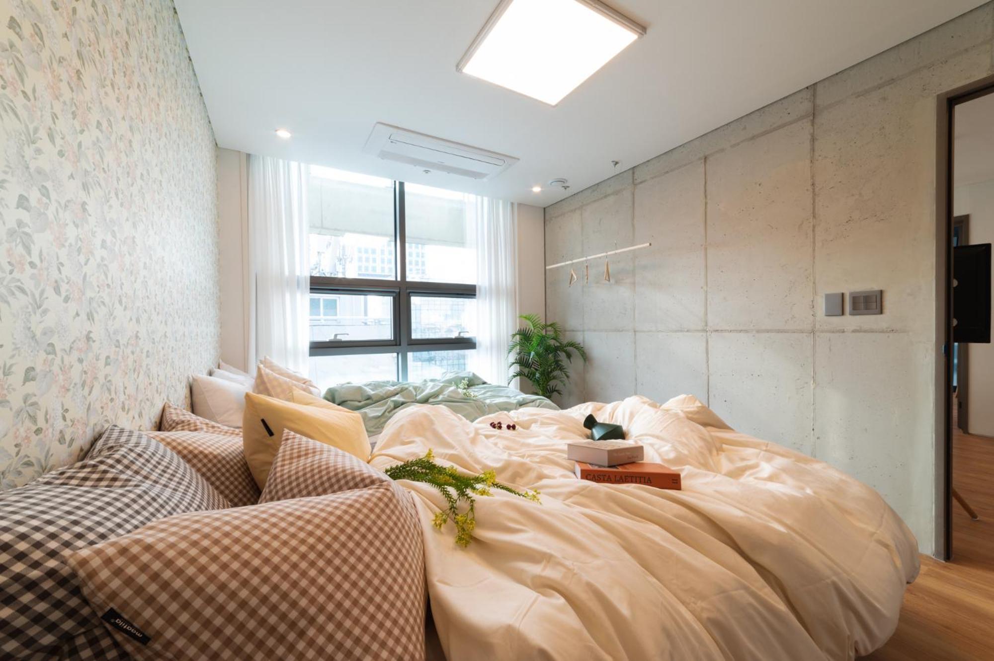 Apartment Hongik Univ Station Wave Family #1 *